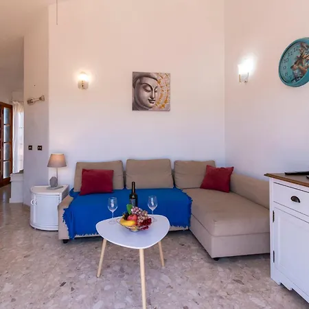 Pebble 1 - One Bed Apartment *